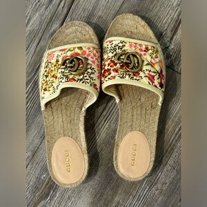 Gucci Pilar Espadrille Slide, ivory/pink flowers, 36.5 / 6.5